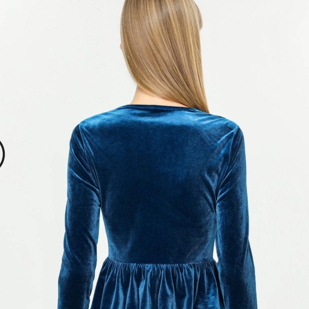 🎁🎁🎁must have Blue velvet Layers dress - Picture 4 of 5